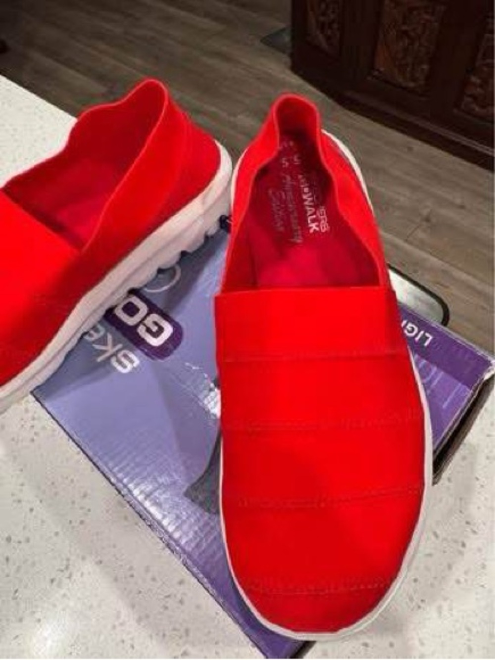 Skechers Go Walk lightweight Red shoes size 5.5 Brand New - Picture 4 of 9